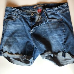 Arizona Light Wash Shorts